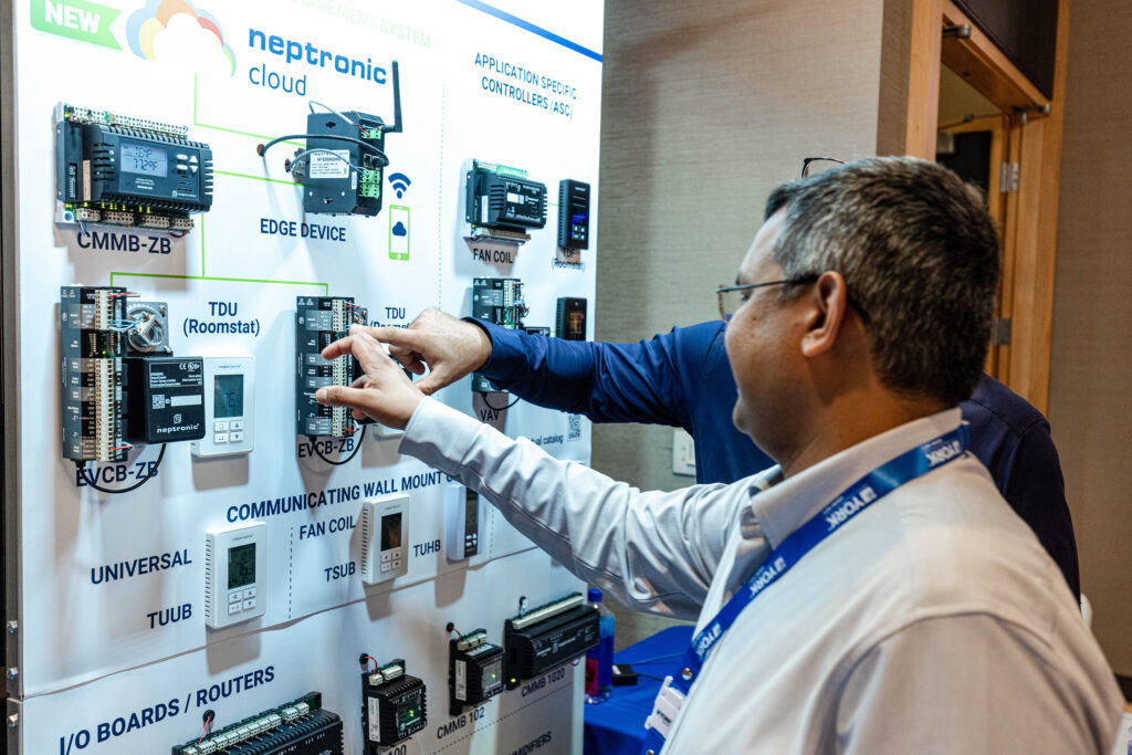 hvcar contractor hands-on demo of Distech controller at controls-con tradeshow
